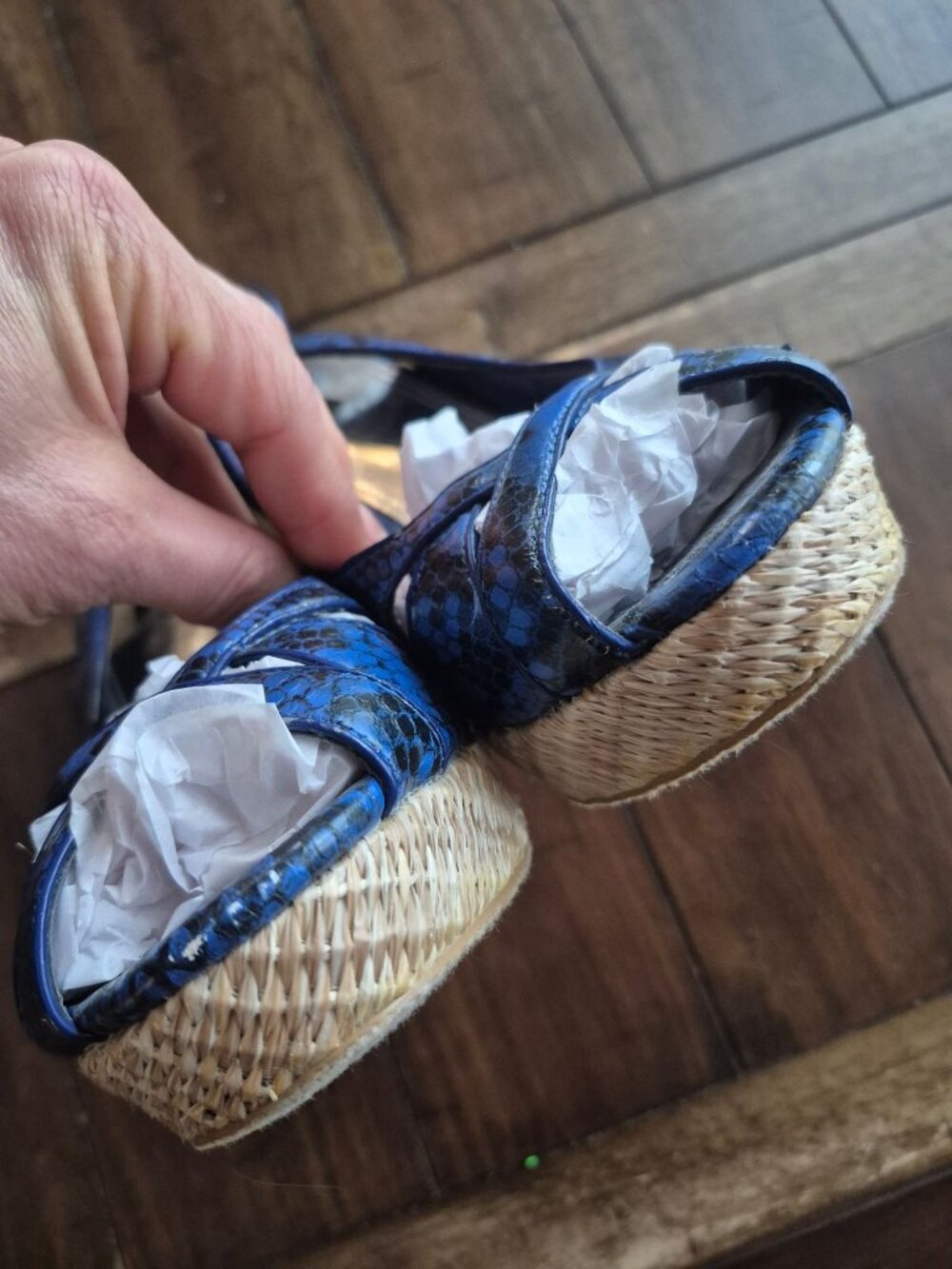 White House Black Market Faux Snakeskin Wedge Sandals 9.5M - Picture 4 of 6